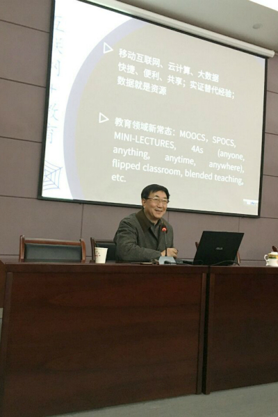 图片包含 室内, 地板, 墙壁, 男士
已生成极高可信度的说明